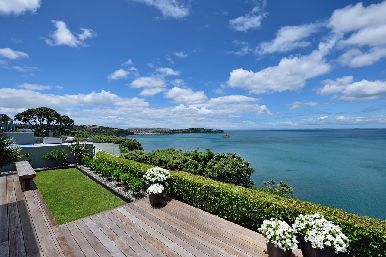 Luxury House With Clifftop Seaview Whangaparaoa Esterno foto