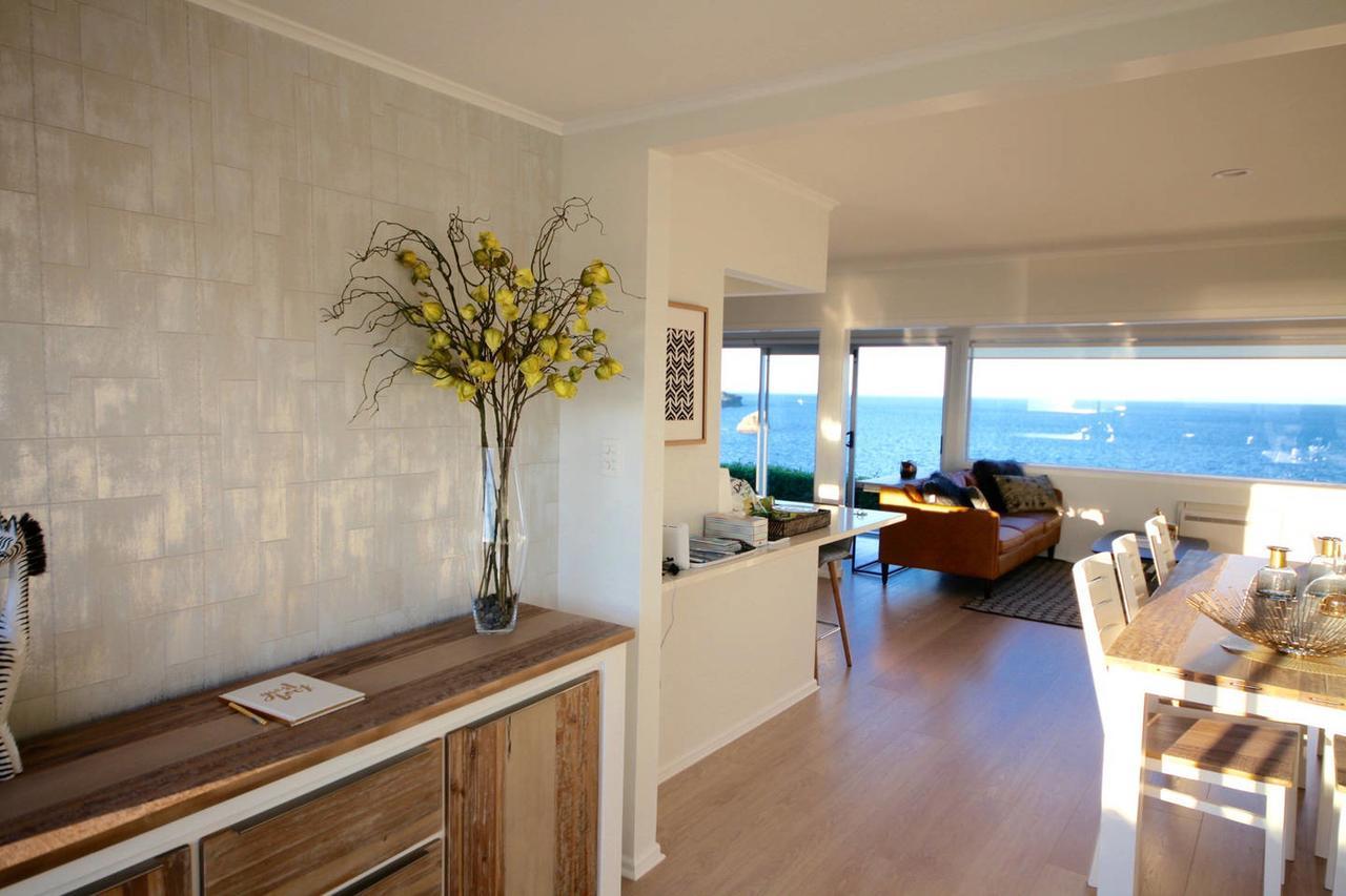 Luxury House With Clifftop Seaview Whangaparaoa Esterno foto