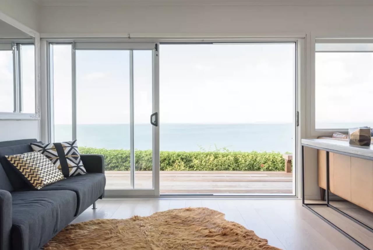 Luxury House With Clifftop Seaview Whangaparaoa Esterno foto
